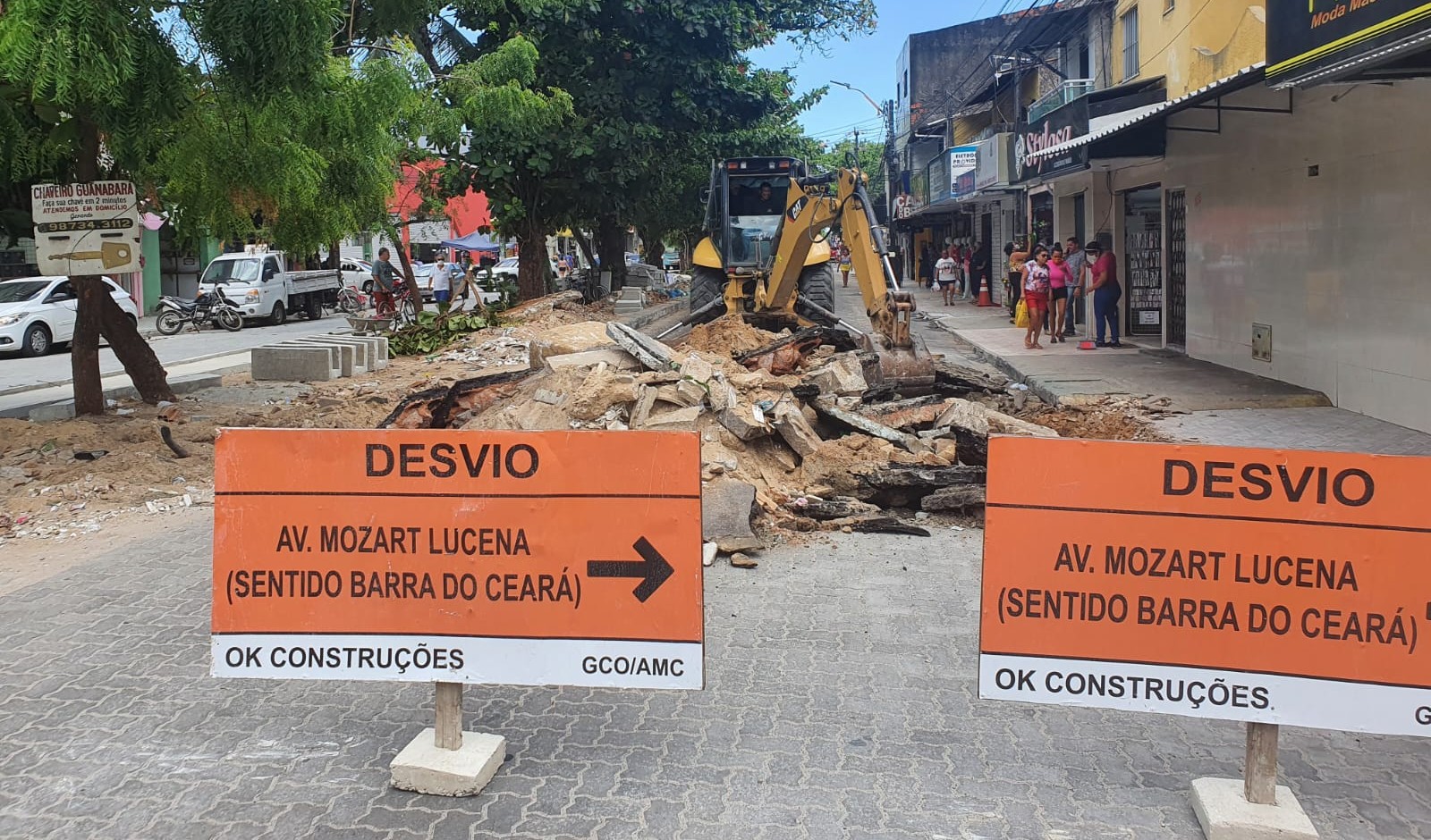 placas de obras na av. mozart lucena